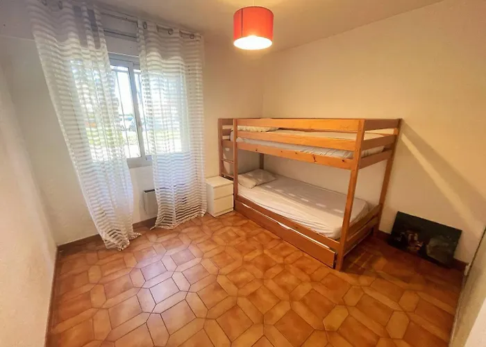 Bord De Plage, Rez De Jardin,5/7 Personnes...wifi